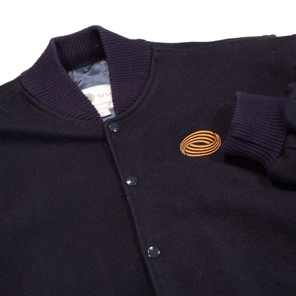 NEST ENTERTAINMENT Mens L Navy Wool Satin Embroidered Logo Varsity Bomber Jacket